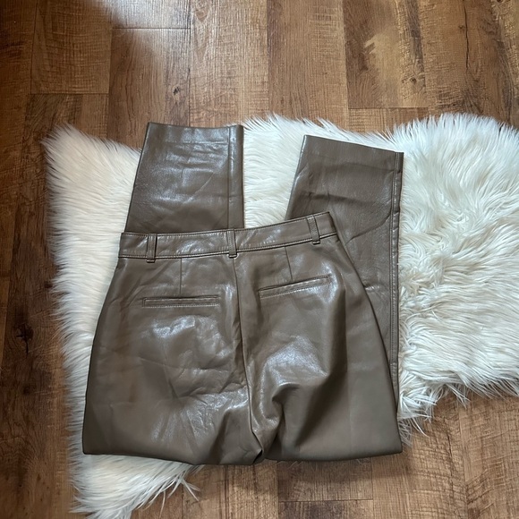 ARITZIA Babaton Command Cropped Mid-Rise Vegan Leather Pant In Deep Taupe - Picture 4 of 4